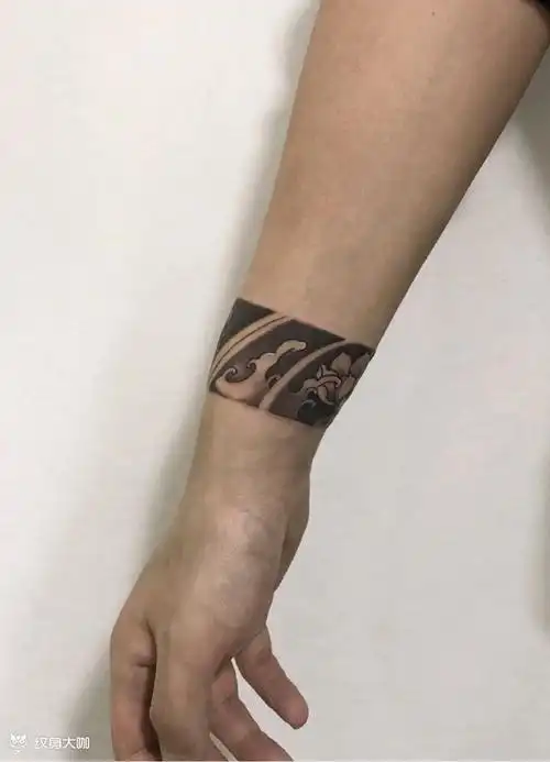 手环_鲤鱼莲花纹身图案大全 - 纹身大咖