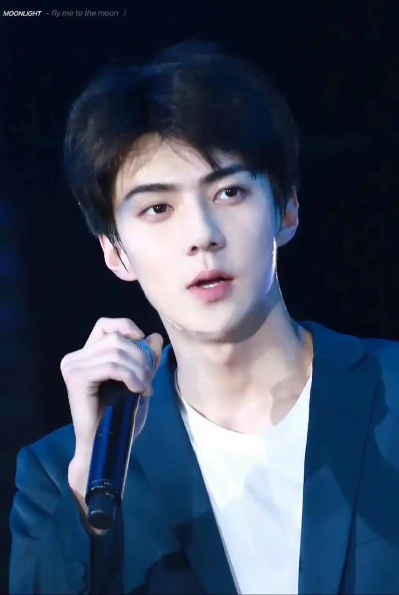 韩国国旗就应该印吴世勋的自拍[捂脸] 20小时前·河南 192 分享 桓创