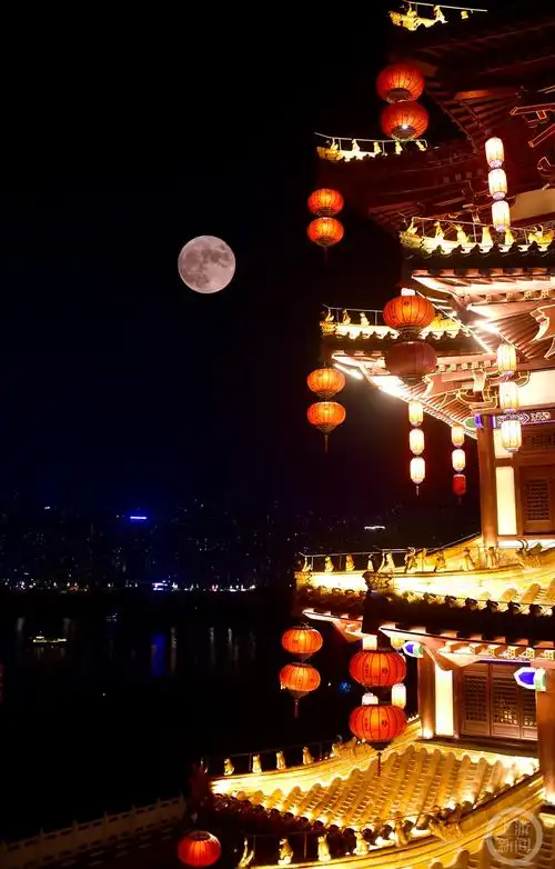 十五的月亮十五圆昨夜邂逅中秋圆月