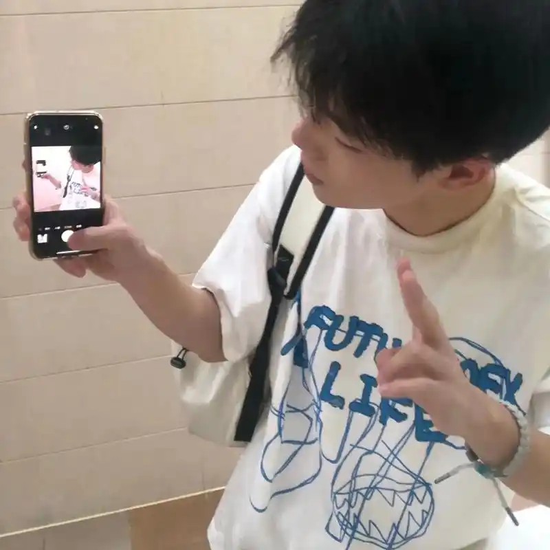 一些可食用的侧脸合集#185大帅哥 #纯情男高 #天秤 - 抖音