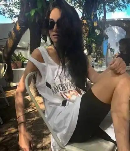 原创71岁华裔设计师王薇薇有着21岁的好身材网友返老还童