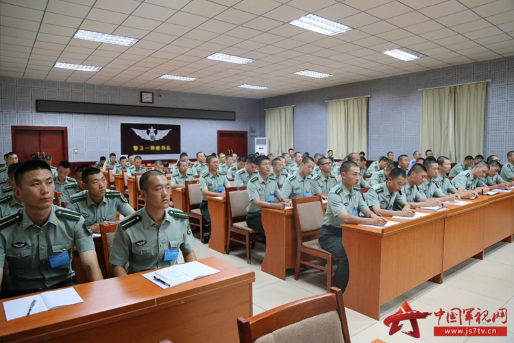 北京卫戍区警卫第一师新毕业干部学员集训风采一览