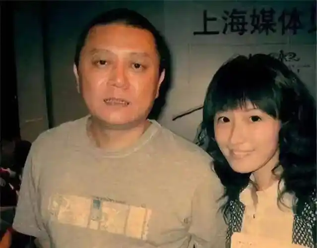 沈旭佳是舞蹈班的一个学生,十分的漂亮,也深深地吸引着王朔.