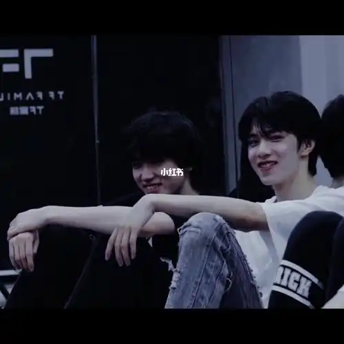 【文轩】双a眼神对视压迫感_文轩_宋亚轩_刘耀文_娱乐_明星娱乐资讯