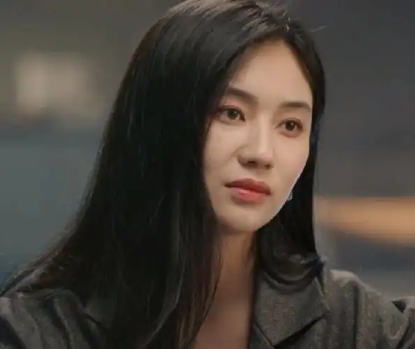 青春之城被飞凡圈粉了出道四年用三个配角惊艳了所有人