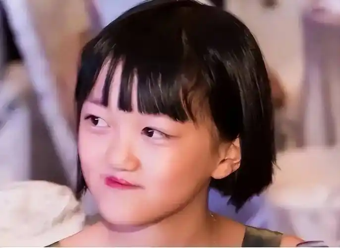 王菲花上百万为女儿治疗唇裂,如今嘴是治好了,脸变得越来越奇怪