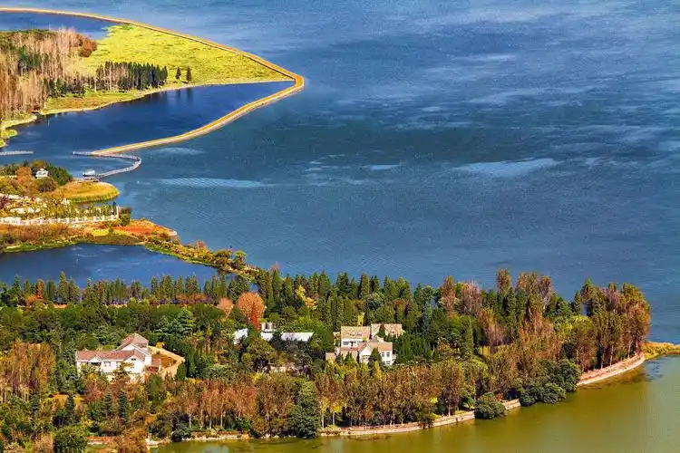 昆明西山拍滇池风光