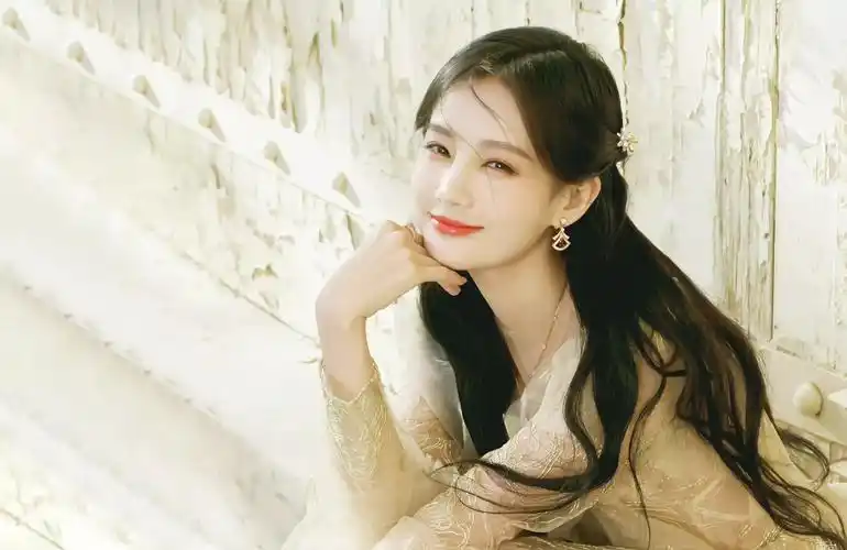 美女壁纸~第32期~李一桐|壁纸|李一桐|美女_手机网易网