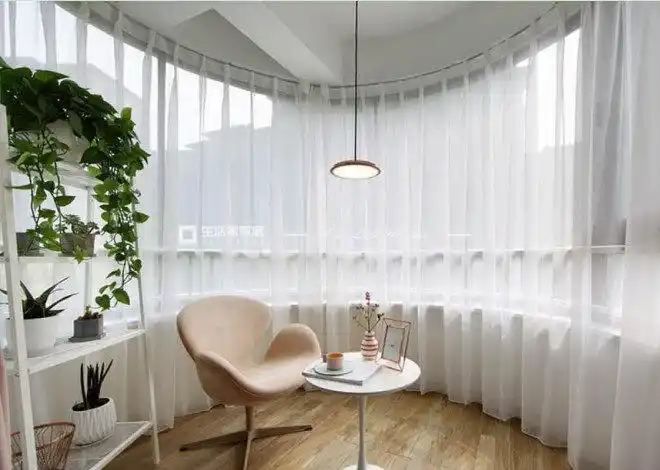 奇特的圆形阳台装修效果图