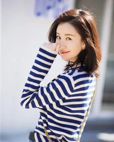 演员舒畅中发开启早秋模式,女明星图片,发型图片