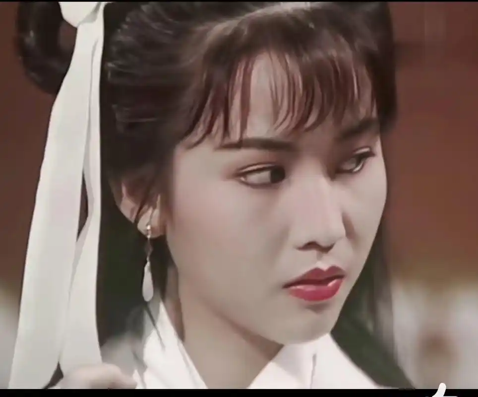 蔡少芬年轻的时候真是神颜,当然,现在还是很漂亮,身材很好.