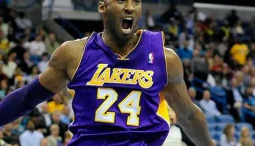 科比杨超越互关突破次元壁 杨超越文体两开花