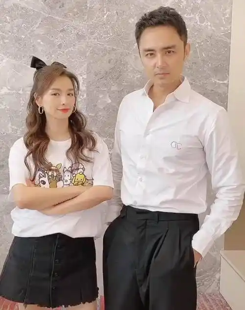 原创张庭明道同框商业宣传闺蜜小陶虹拍戏拿奖她只沉迷微商捞金