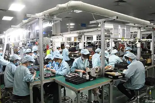 23电子厂工人车间劳作