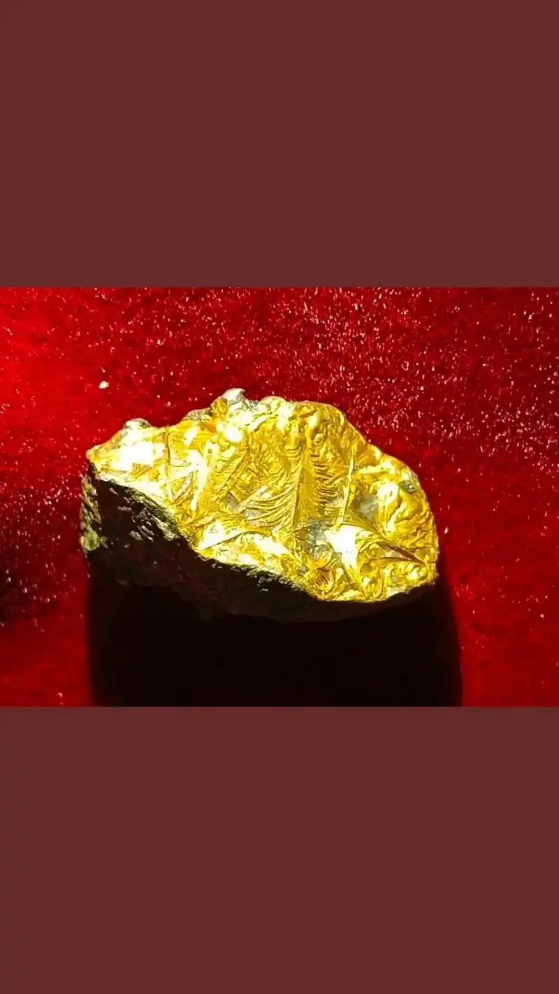 黄金陨石,天外来客 - 抖音