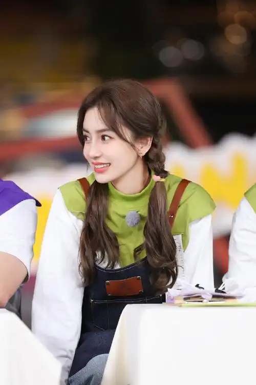 angelababy奔跑吧双马尾造型剧照##angelababy奔跑吧六宫格剧照