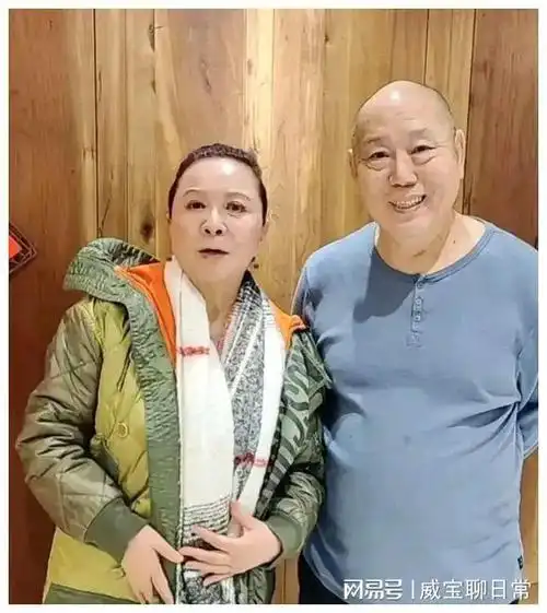 蔡明近照曝光脸太光洁饱满不自然网友俺奶奶看着比她舒服