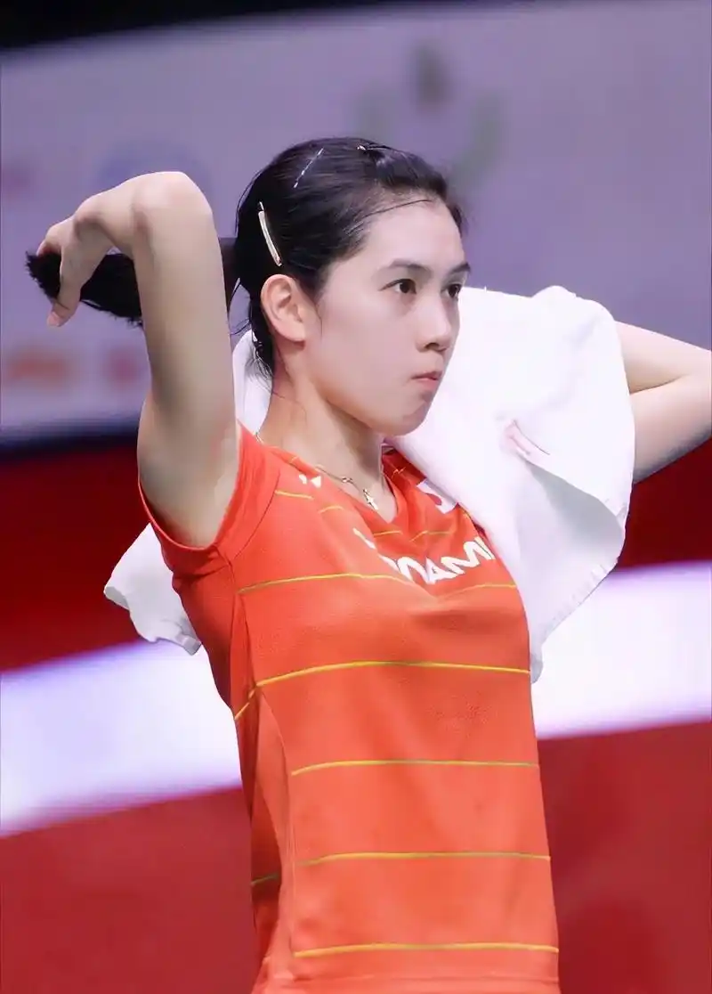 羽坛女神大堀彩.#大堀彩#羽毛球 #羽毛球壁纸 - 抖音