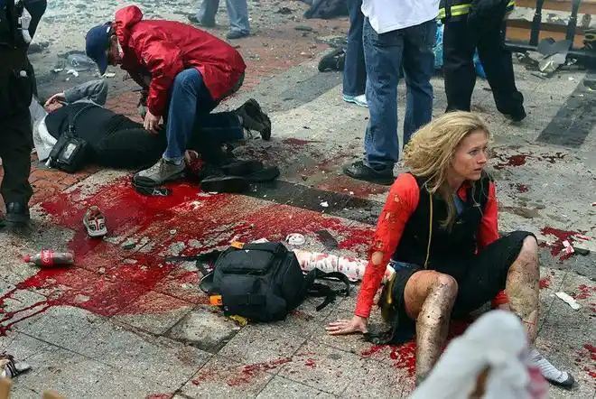 美国波士顿爆炸案 血腥场面让人难忘 美国并不太平|波士顿马拉松_网易