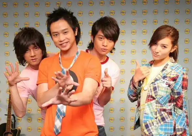 提到杰轮帮,音乐组合南拳妈妈也是免不了要提的一个名字,而这个组合