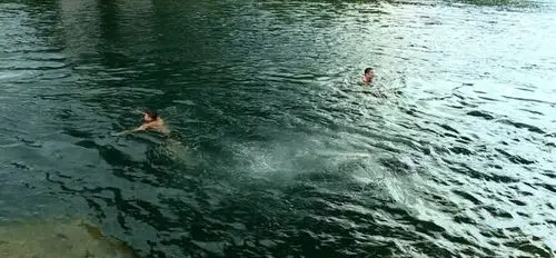 本月已发生6起,1人溺亡,家长要当心!_游泳