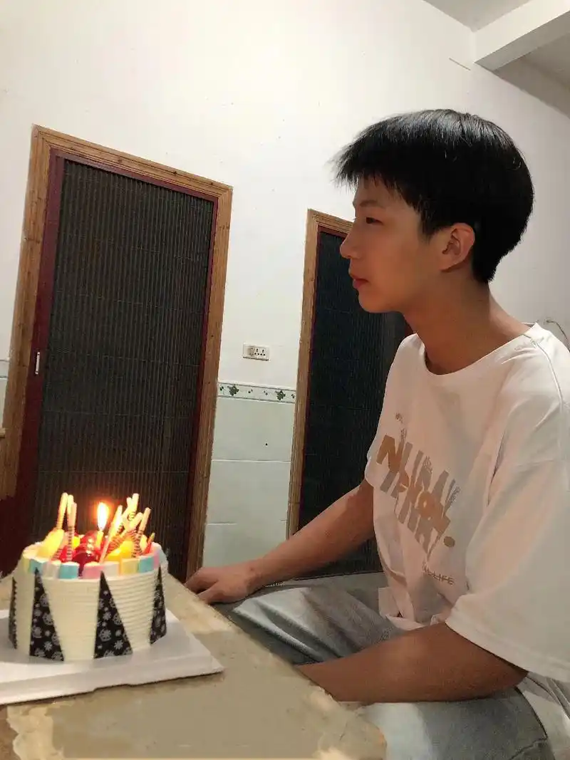 岁月匆匆,转眼间,我的男孩15岁,儿子,生日快乐!