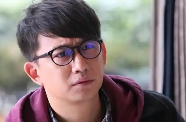 事实证明,"营销上头"的黄磊,如今已经走踏了一条"不归路"!