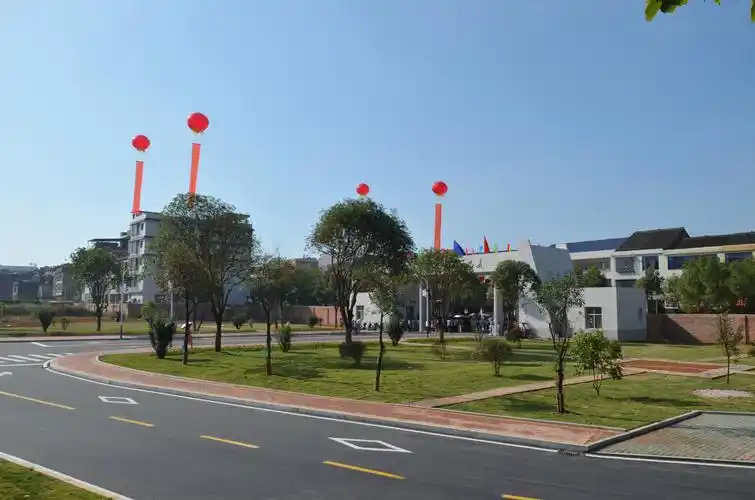 其它 魅力三中,与你筑梦同行 写美篇   学校历史悠久,人才辈出.