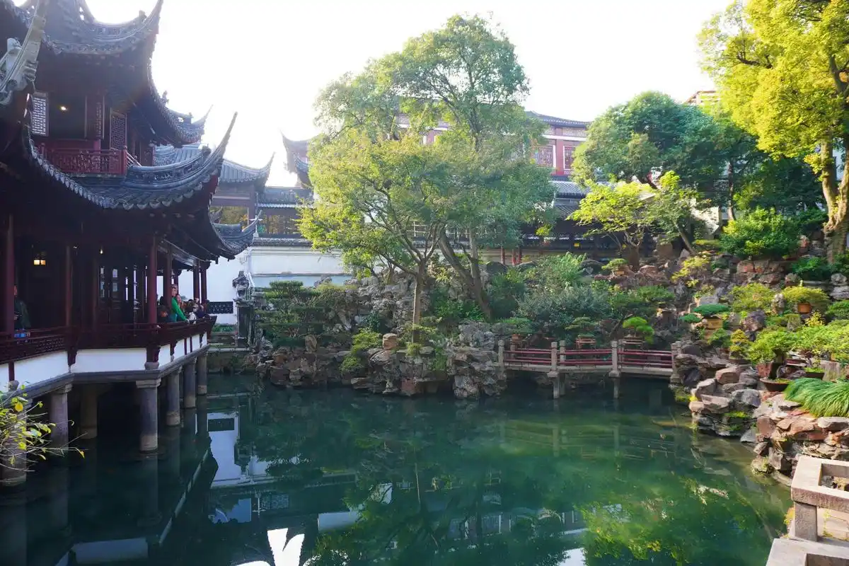 黄浦赏秋地图豫园古风滤镜下的水光山色