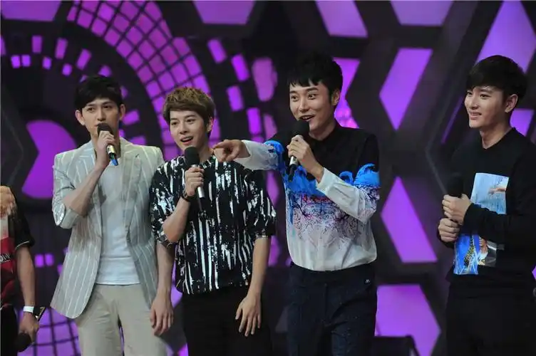 2,20141108期嘉宾:唐嫣,张靓颖,刘亦菲,李易峰,贾乃亮.