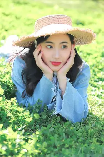 清新阳光美女治愈系唯美写真图片