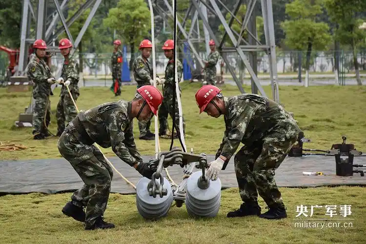 动作大片来袭!武警水电官兵开展电网抢险演练