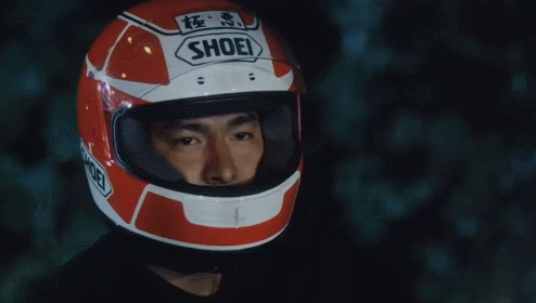 而且拍片的时候杜琪峰和刘德华杠上了,杜琪峰嫌弃刘德华太爱护形象