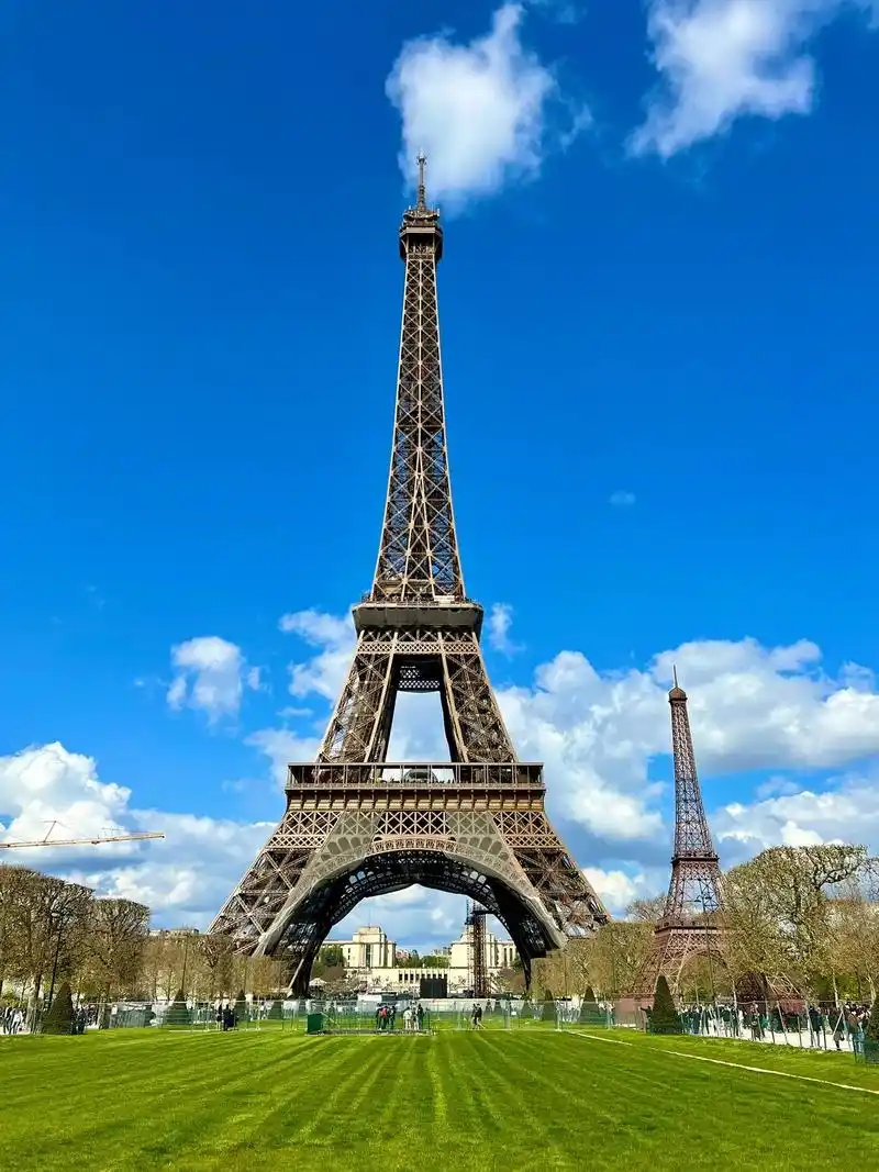 法国9193巴黎.在巴黎的最后一天, 再看了一眼埃菲尔铁塔, - 抖音