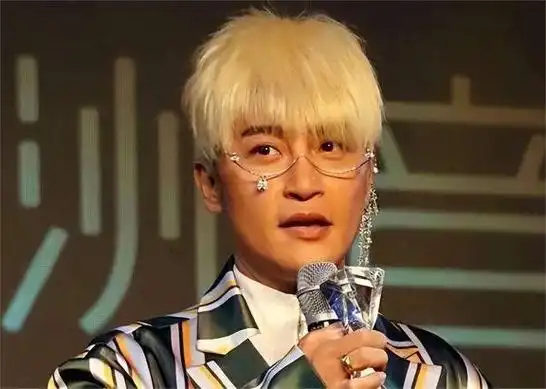 小虎队陈志朋真因一句话星途尽毁?看看他跟苏有朋的差距一目了然