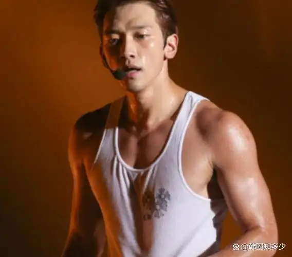 熟悉韩国娱乐圈的网友们都知道,韩国明星无论男女都非常喜欢"撸铁",在