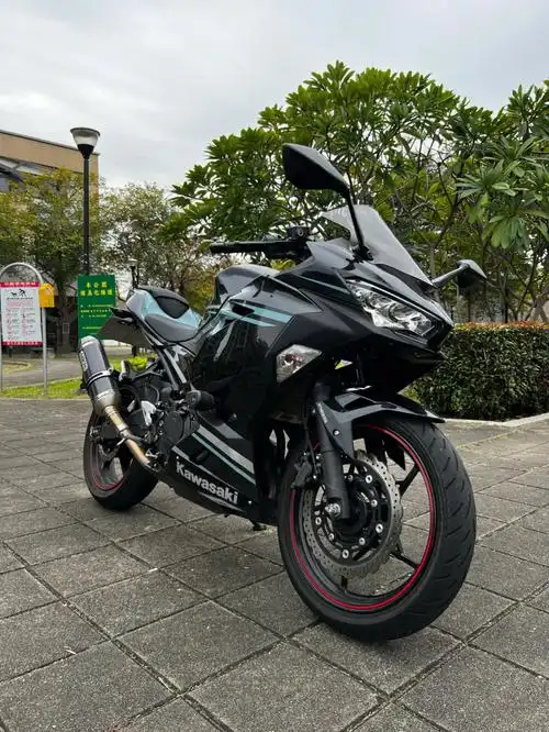 kawasaki ninja 400
