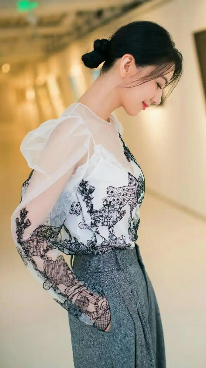 女星的侧身照,你能5秒内认出李沁吗?最后一位你绝对认不出来!