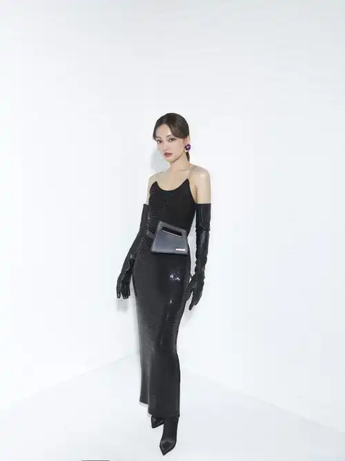 华语歌坛有一天后,叫张韶涵.