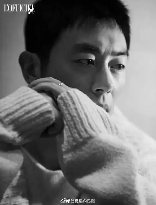 朱亚文封面写真 流露秋日风度 来自吃瓜鹅今日搬 - 微博