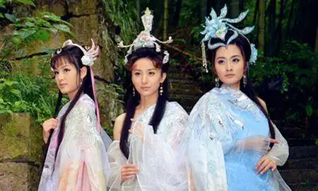 展开全部 赵圆媛饰演琼宵,周庭伊饰演云宵 ,蔡雅同饰演碧宵