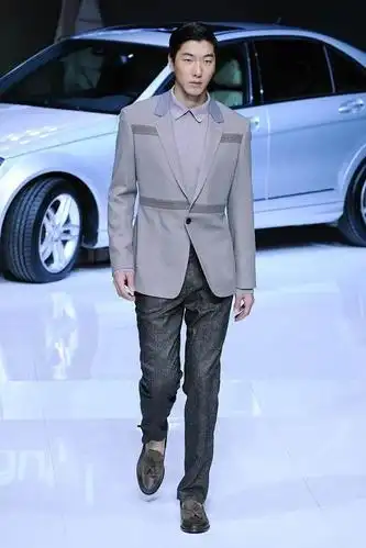 盘点身高188的5位男神:熊梓淇第3,胡一天第2,第1堪称丑帅男神