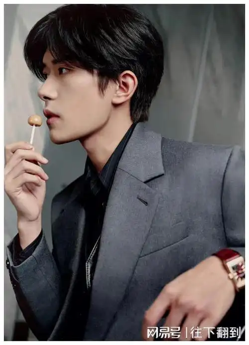 六一营业照:热巴俏皮,阿娇回春,杨洋李健晒爱宠,赵雅芝太少女