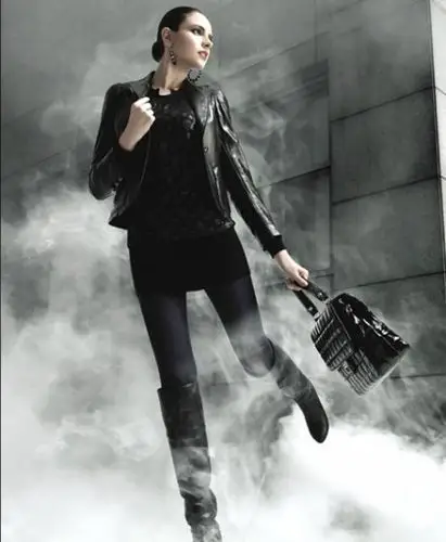 > 迪奈尔女装产品详细 品牌介绍 "迪奈尔deener"品牌简介 品牌名称:"