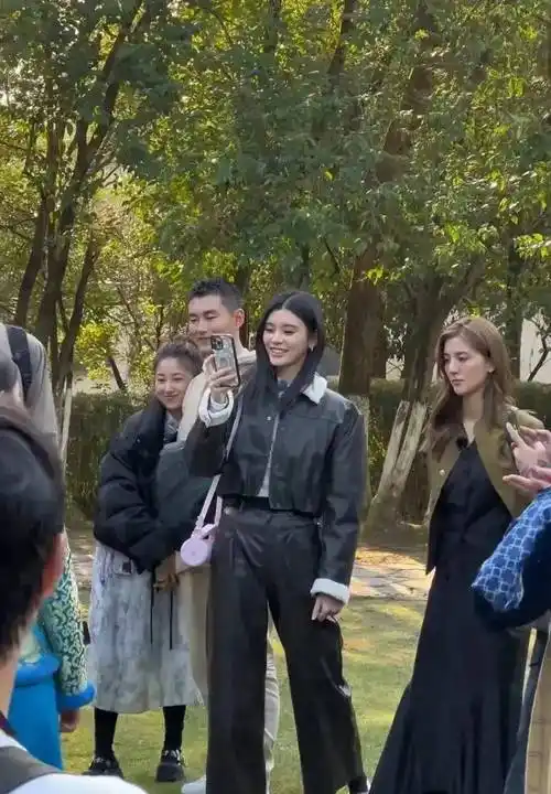 吴千语上综艺不讨喜原因:爱板脸,情商不如奚梦瑶,没艾佳妮乐观_何猷君