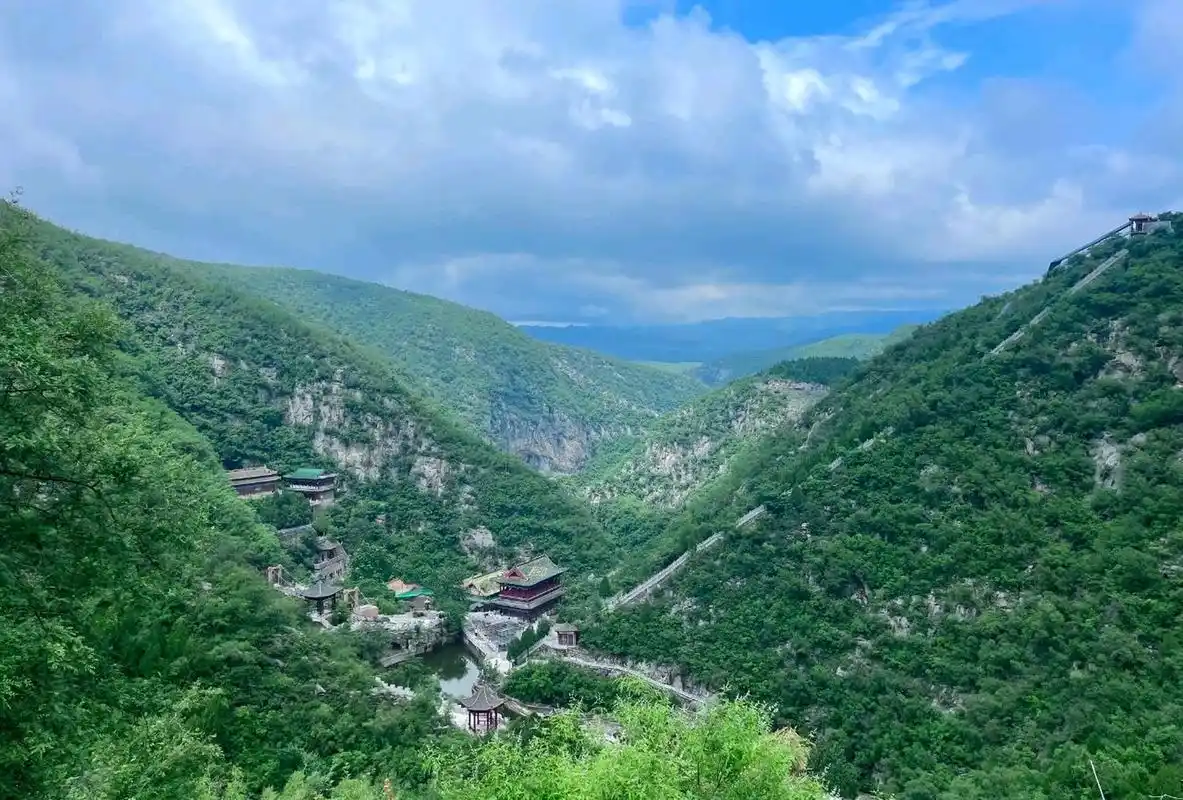 #夏日生活创作季# 仲夏游淇县云梦山是一次充满乐趣和自然美景的旅行.