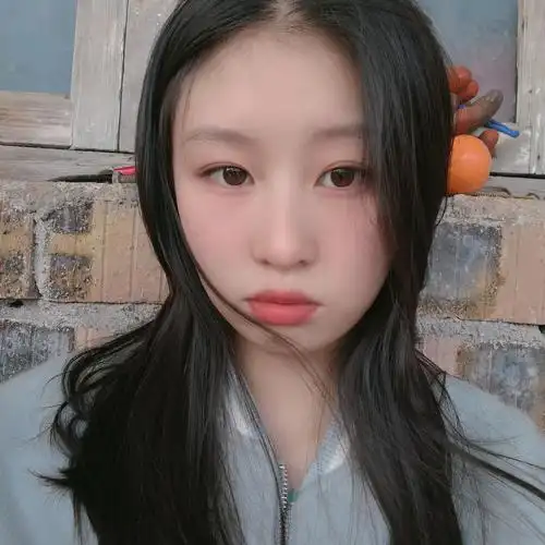 高中时素颜就好看的女生长大化妆后岂不是逆天吗