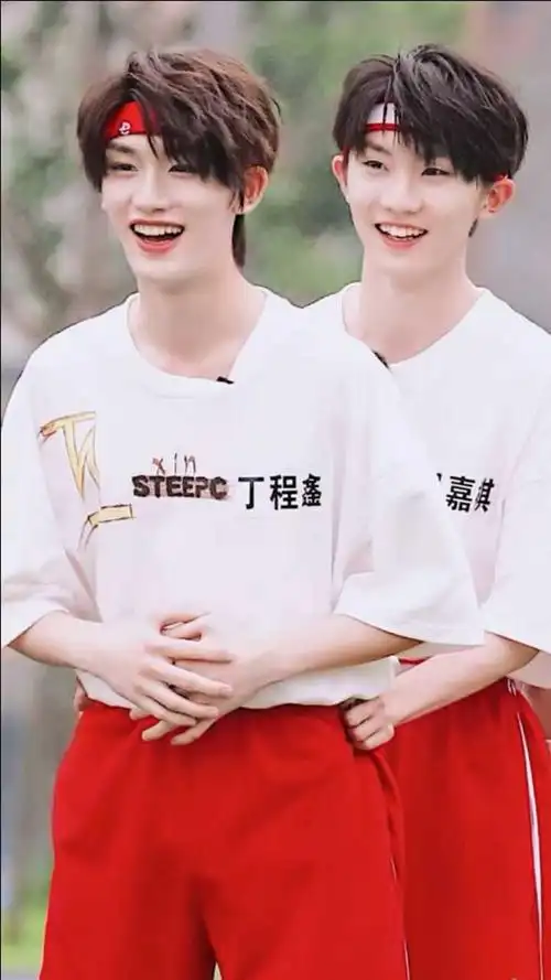 丁程鑫丁哥12g冲浪网这个人工吗咿呀嘿给我笑死人看马嘉祺那一脸关爱