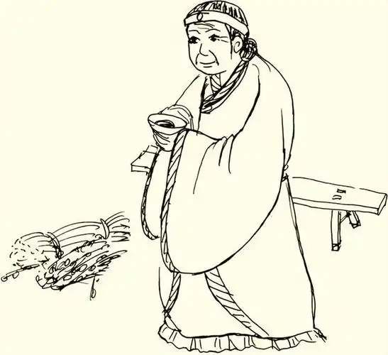 民间故事:老婆婆半夜小解,听见小鬼说话,往光棍家里扔了把糯米