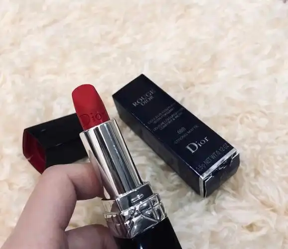 显白发财色dior烈焰蓝金888自然浅唇偏奶茶&深唇纹 shuyao的口红试色